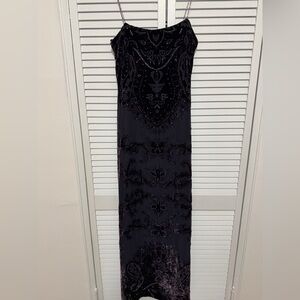 Kay Unger Black Velvet Beaded Evening Dress